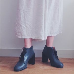 Robert Clergerie Paris Deep Grey Pumps